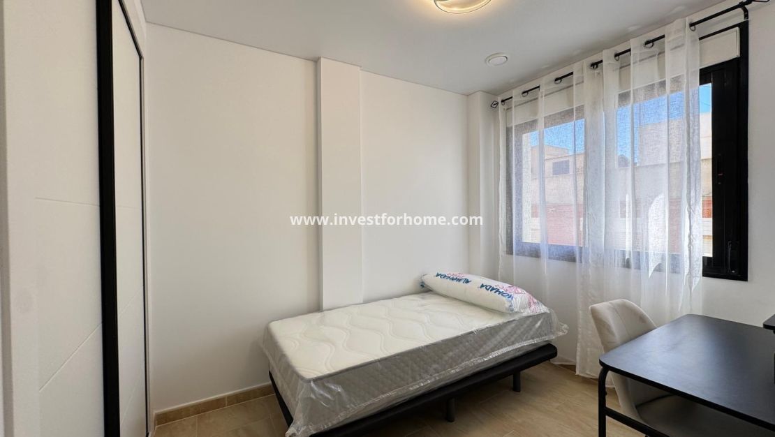 Sale - Apartment - Torrevieja - Centro