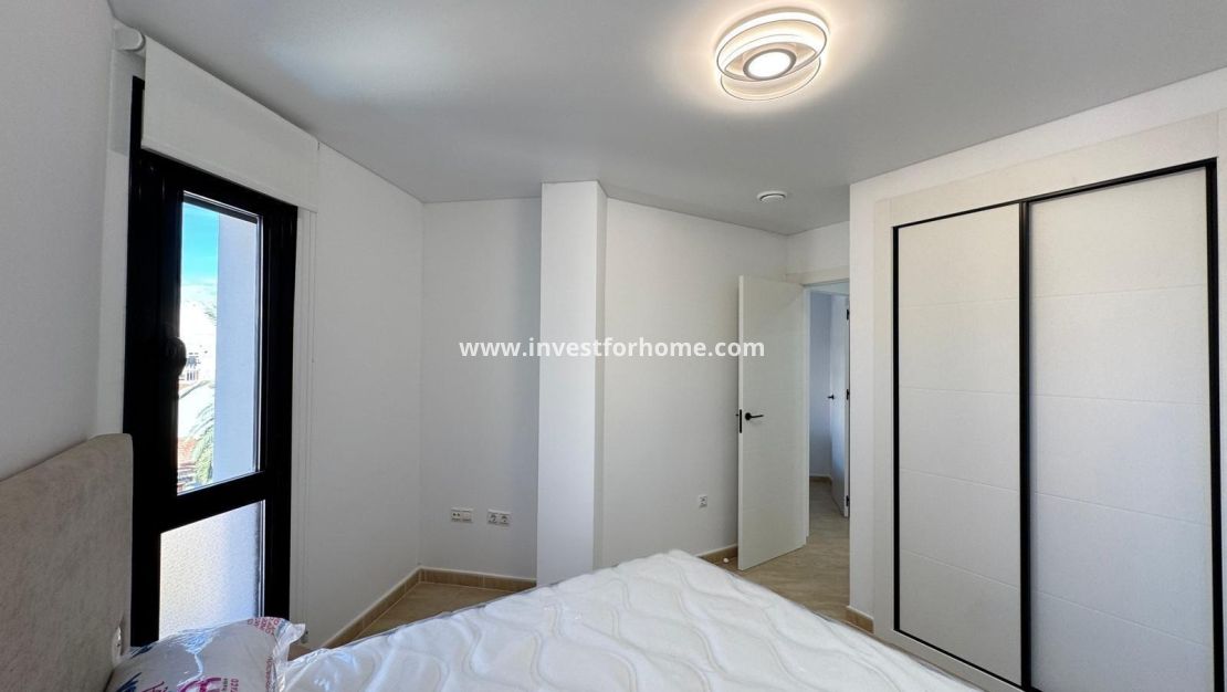 Sale - Apartment - Torrevieja - Centro