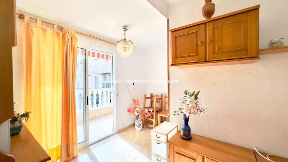 Sale - Apartment - Torrevieja - Centro