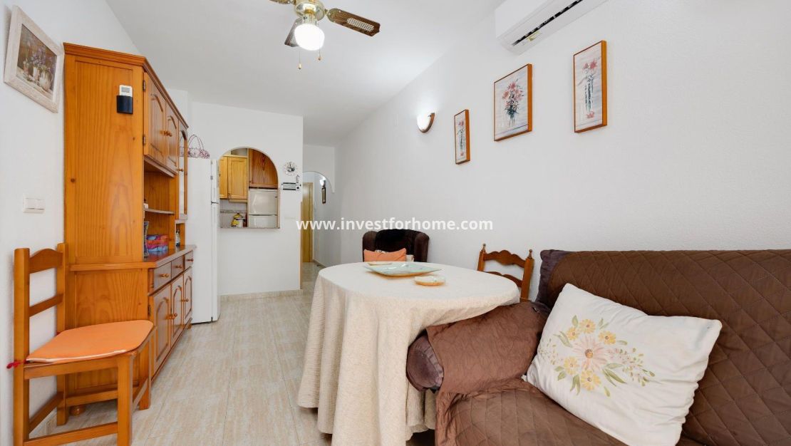 Sale - Apartment - Torrevieja - Centro