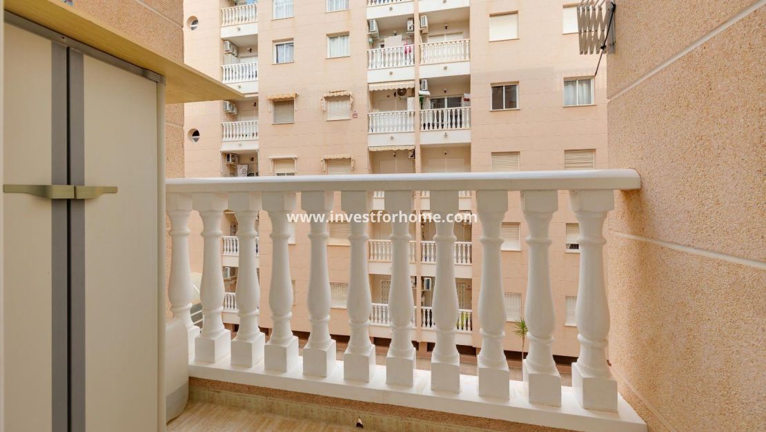 Sale - Apartment - Torrevieja - Centro