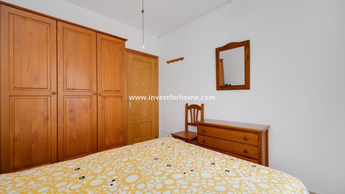 Sale - Apartment - Torrevieja - Centro