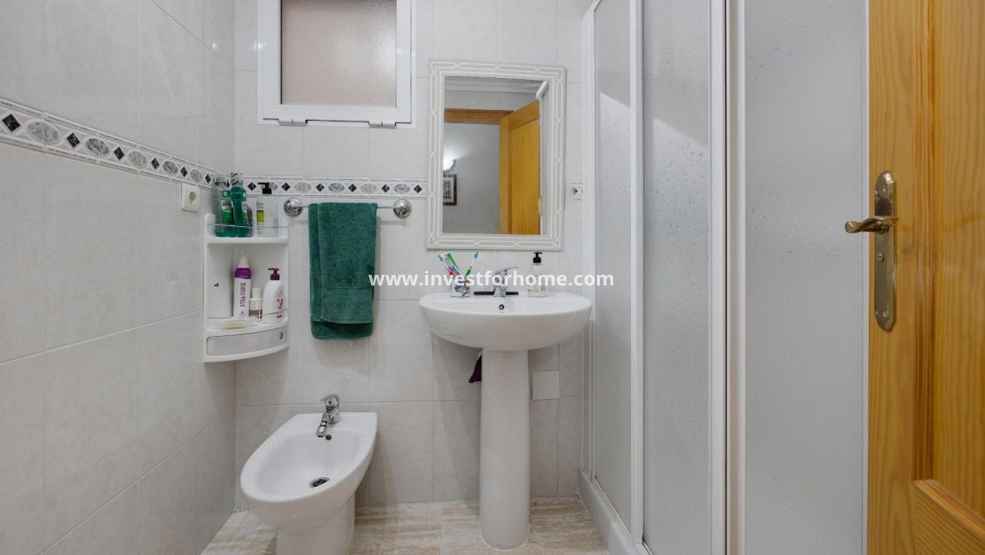 Sale - Apartment - Torrevieja - Centro