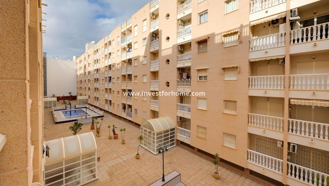 Sale - Apartment - Torrevieja - Centro