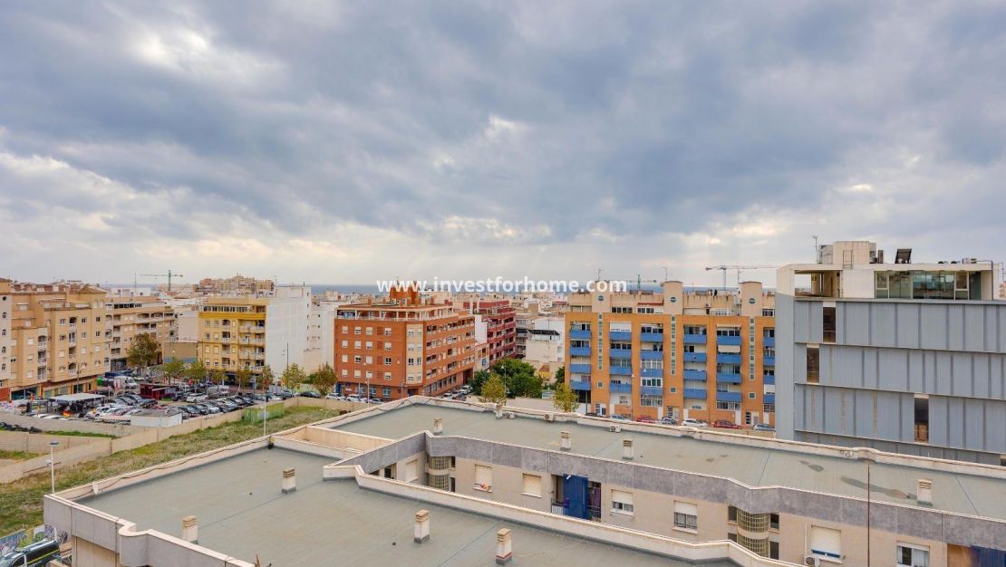 Sale - Apartment - Torrevieja - Centro