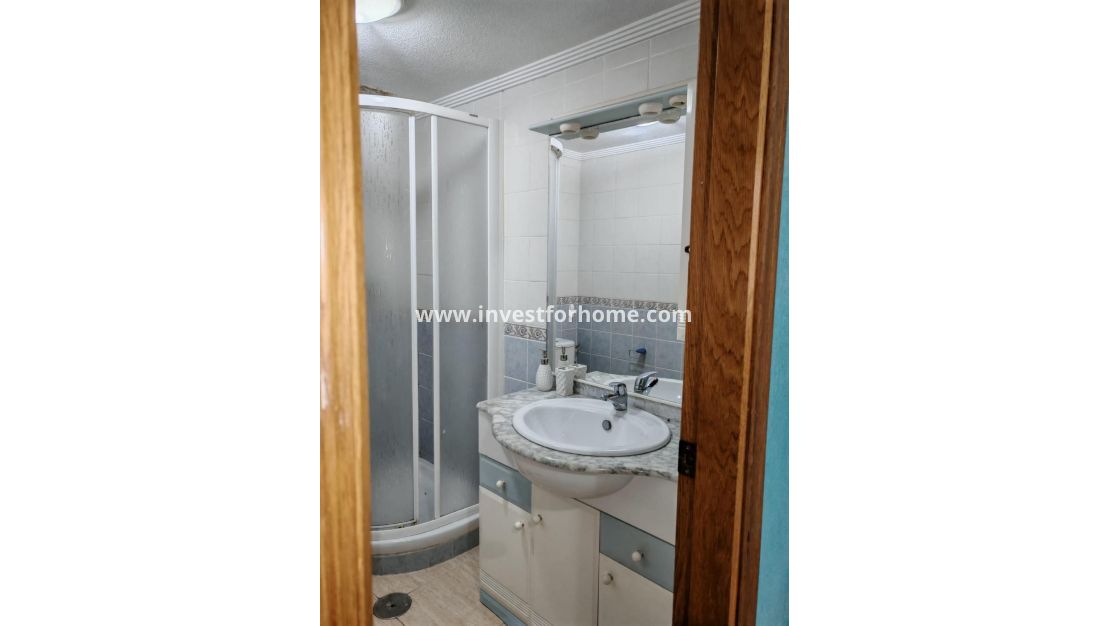 Sale - Apartment - Torrevieja - Centro