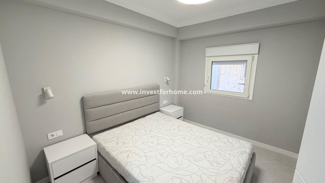 Sale - Apartment - Torrevieja - Centro