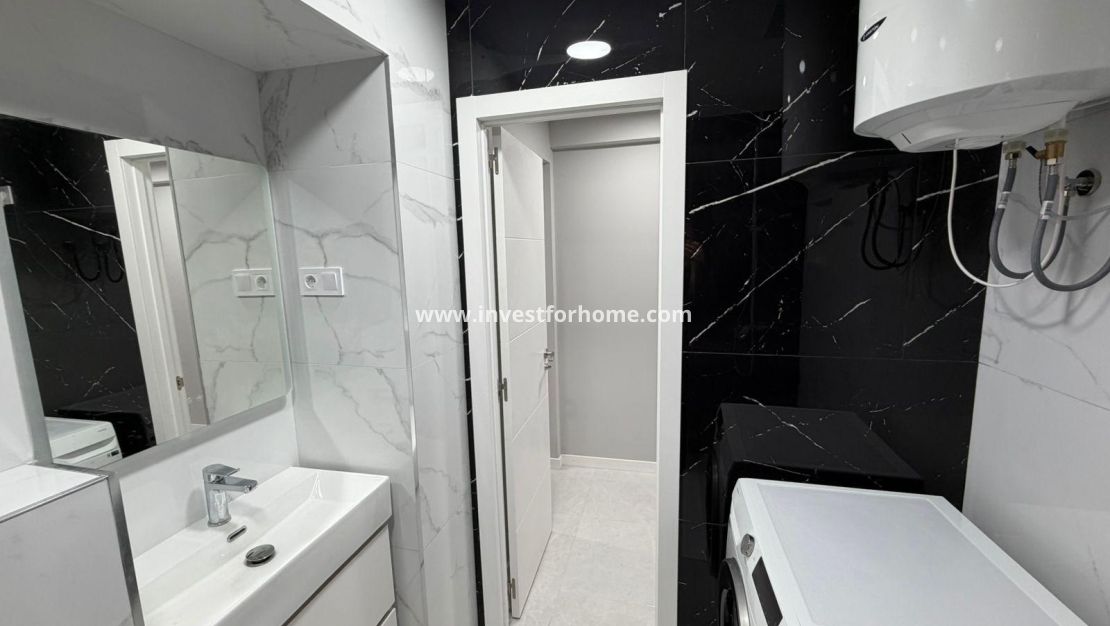 Sale - Apartment - Torrevieja - Centro