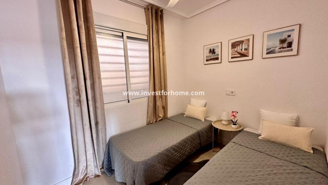 Sale - Apartment - Torrevieja - Centro