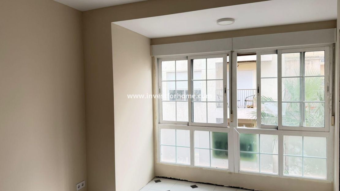 Sale - Apartment - Torrevieja - Centro