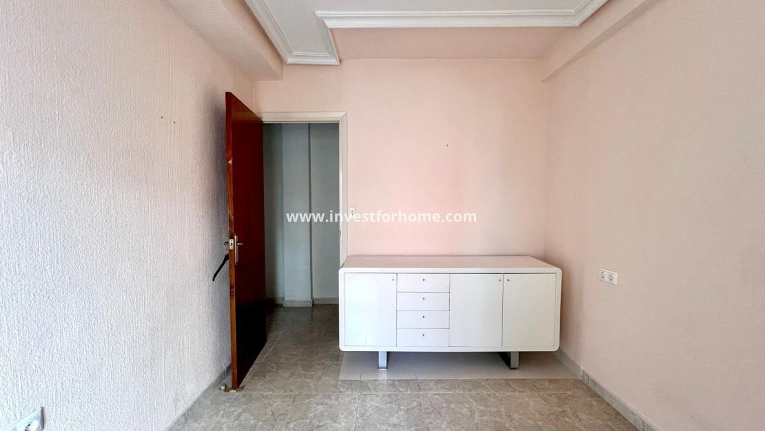 Sale - Apartment - Torrevieja - Centro
