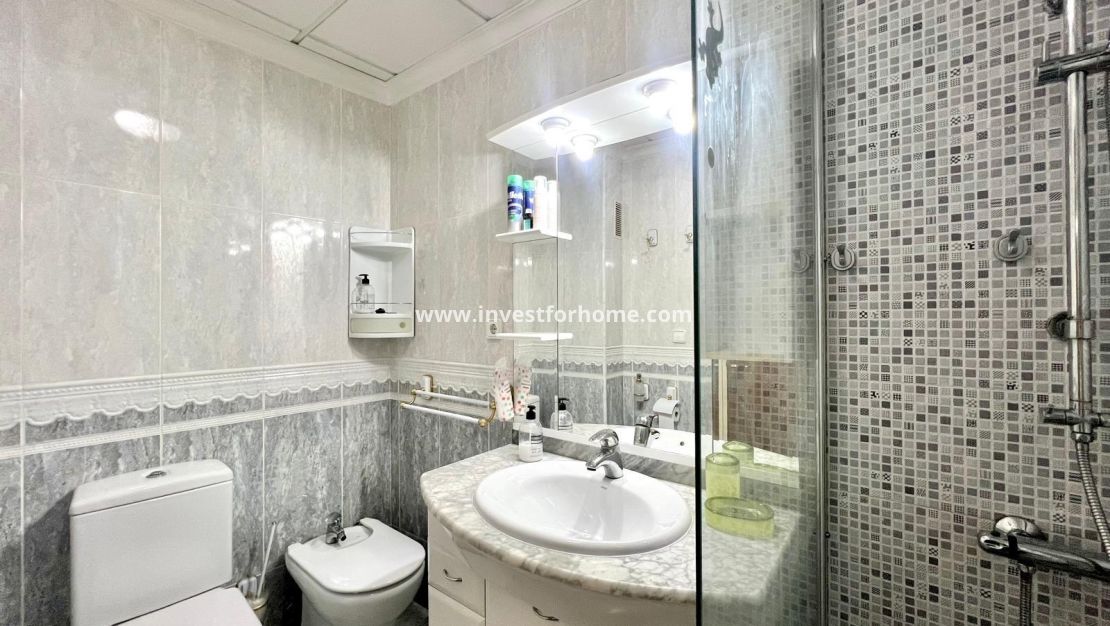 Sale - Apartment - Torrevieja - Centro