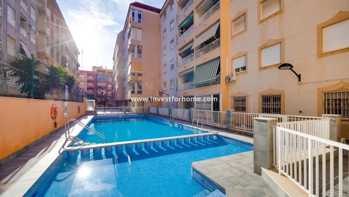 Sale - Apartment - Torrevieja - Centro