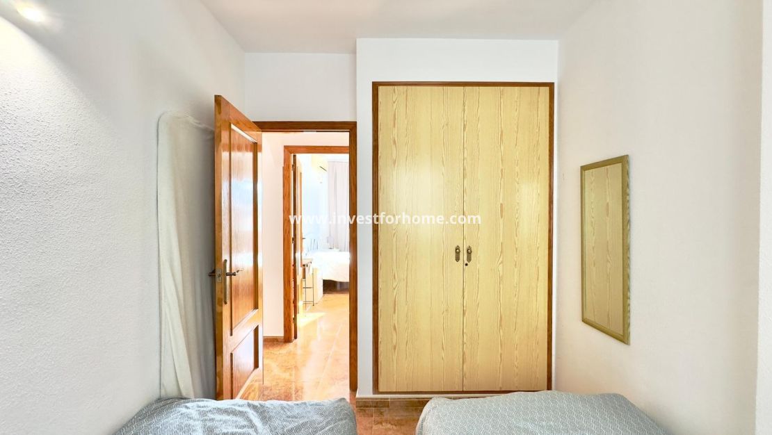 Sale - Apartment - Torrevieja - Centro