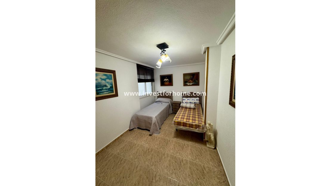 Sale - Apartment - Torrevieja - Centro