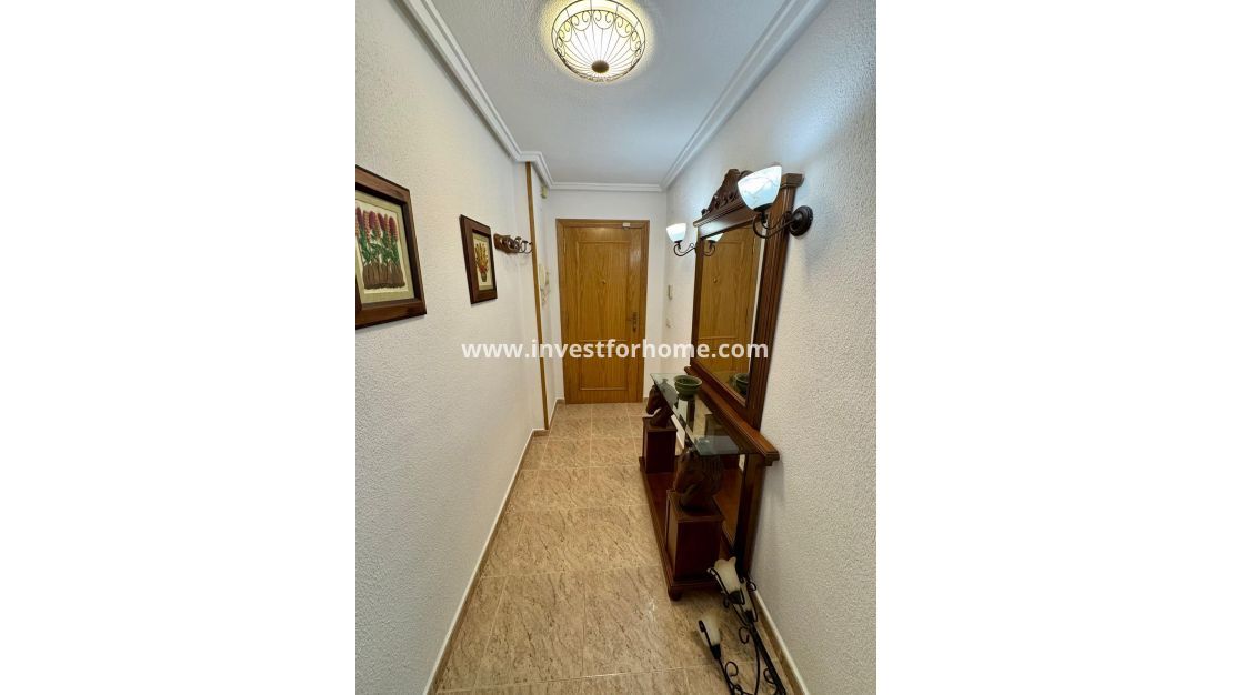 Sale - Apartment - Torrevieja - Centro