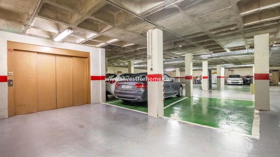 Sale - Apartment - Torrevieja - Centro