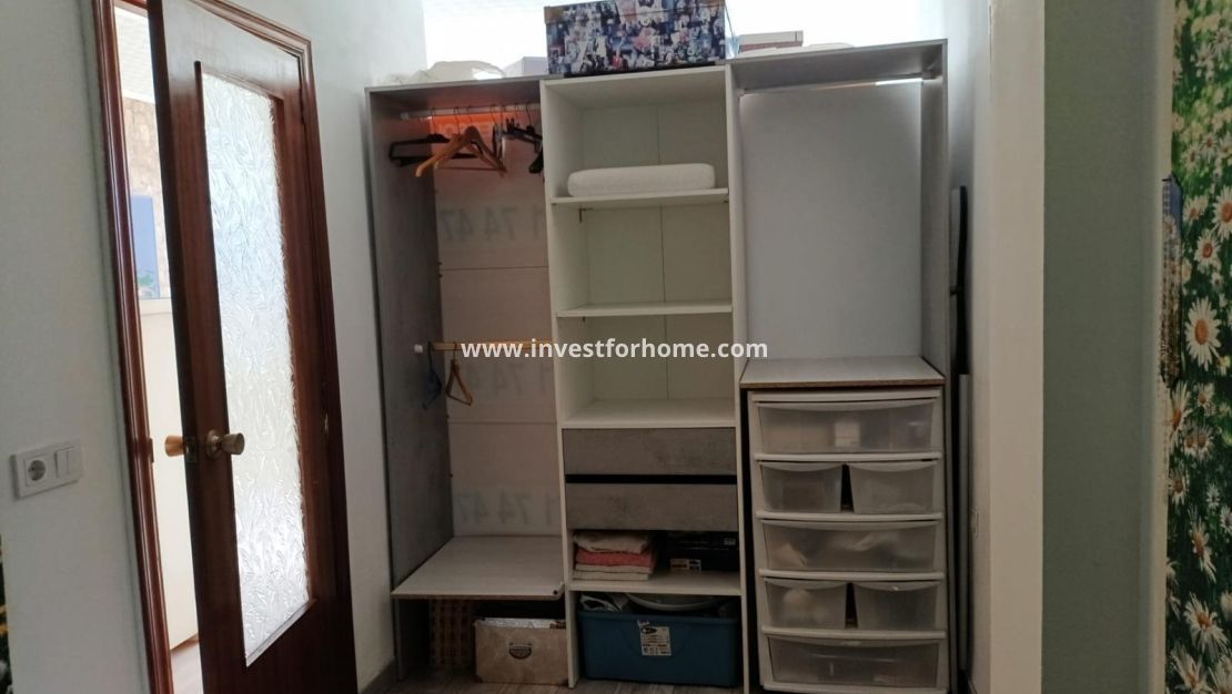 Sale - Apartment - Torrevieja - Centro