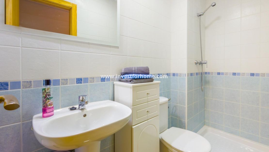 Sale - Apartment - Torrevieja - Centro