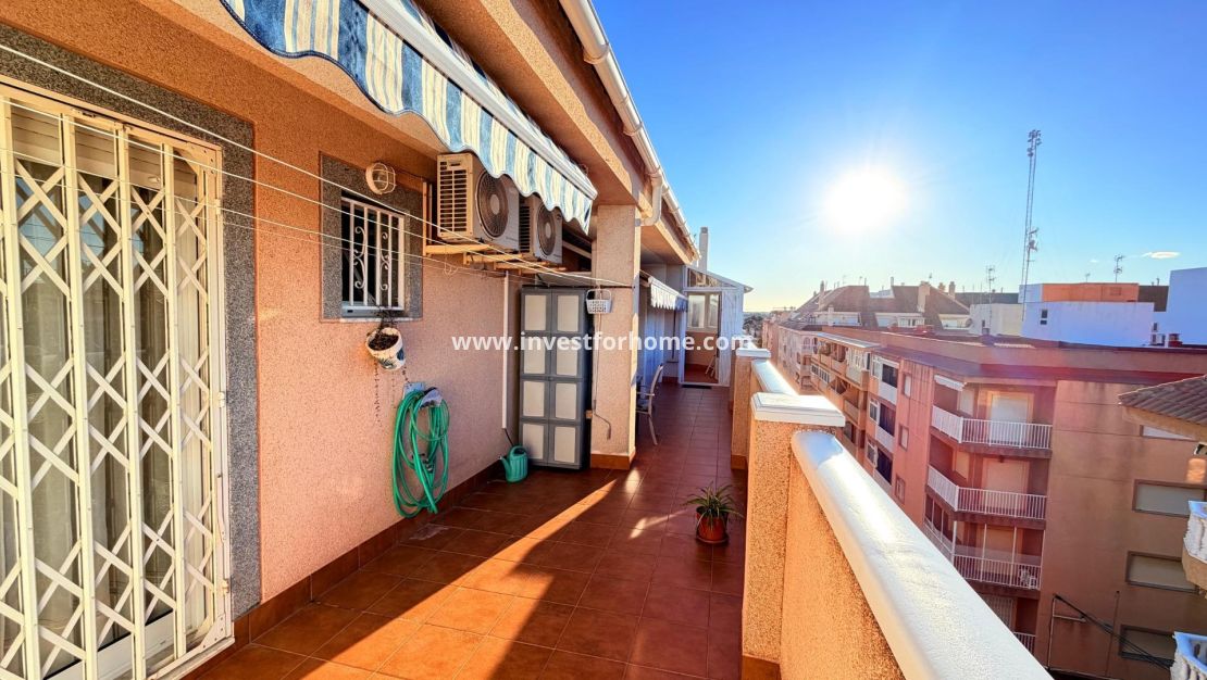 Sale - Apartment - Torrevieja - Centro