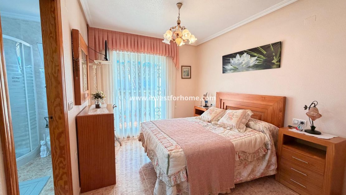 Sale - Apartment - Torrevieja - Centro