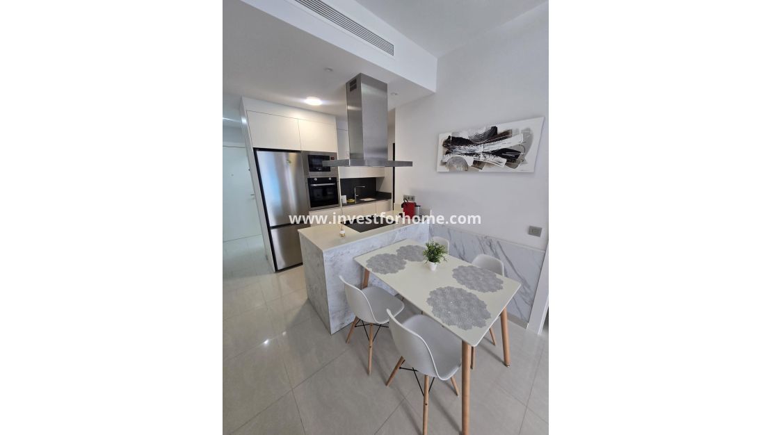 Sale - Apartment - Torrevieja - Centro