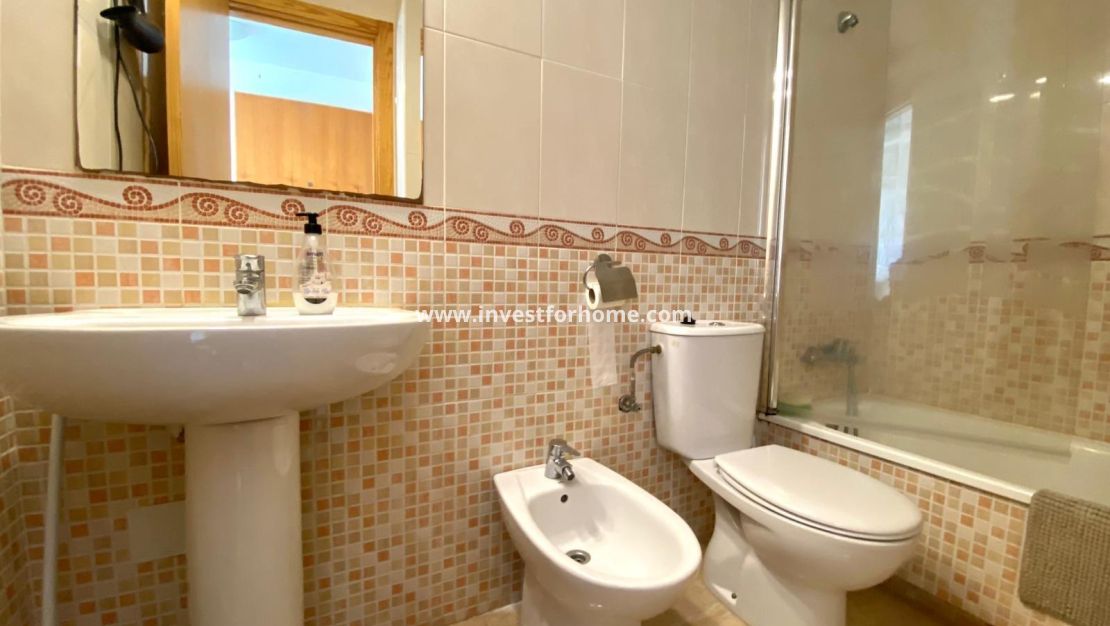 Sale - Apartment - Torrevieja - Centro