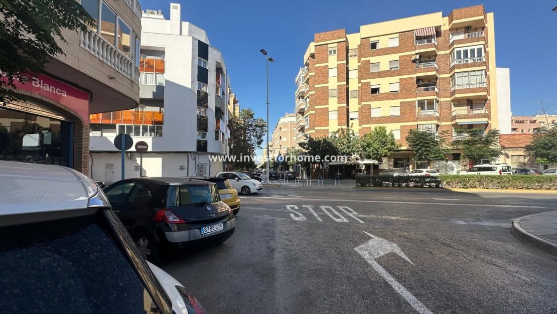 Sale - Apartment - Torrevieja - Centro