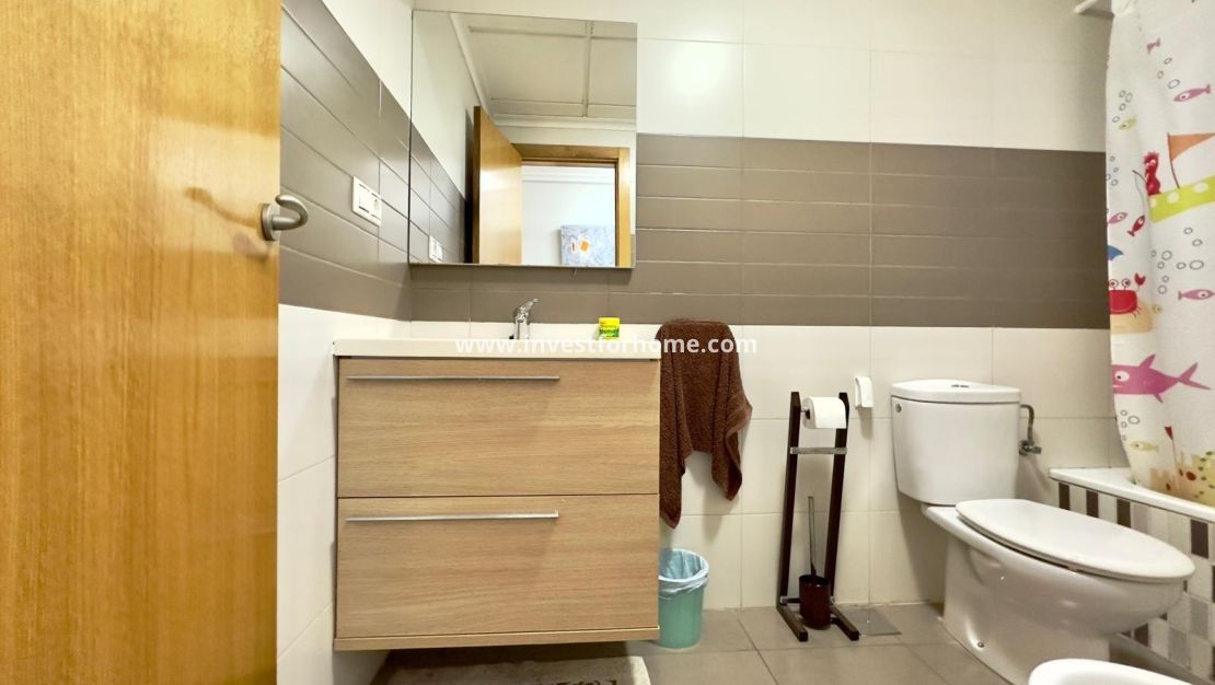 Sale - Apartment - Torrevieja - Centro