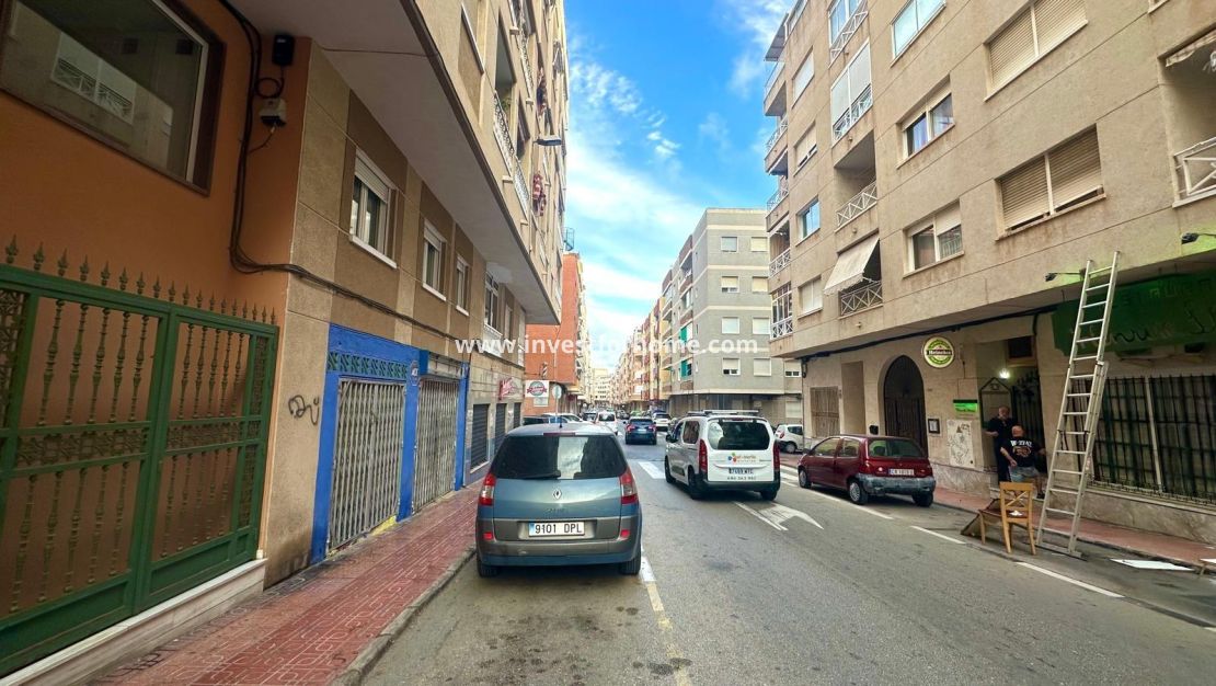 Sale - Apartment - Torrevieja - Centro