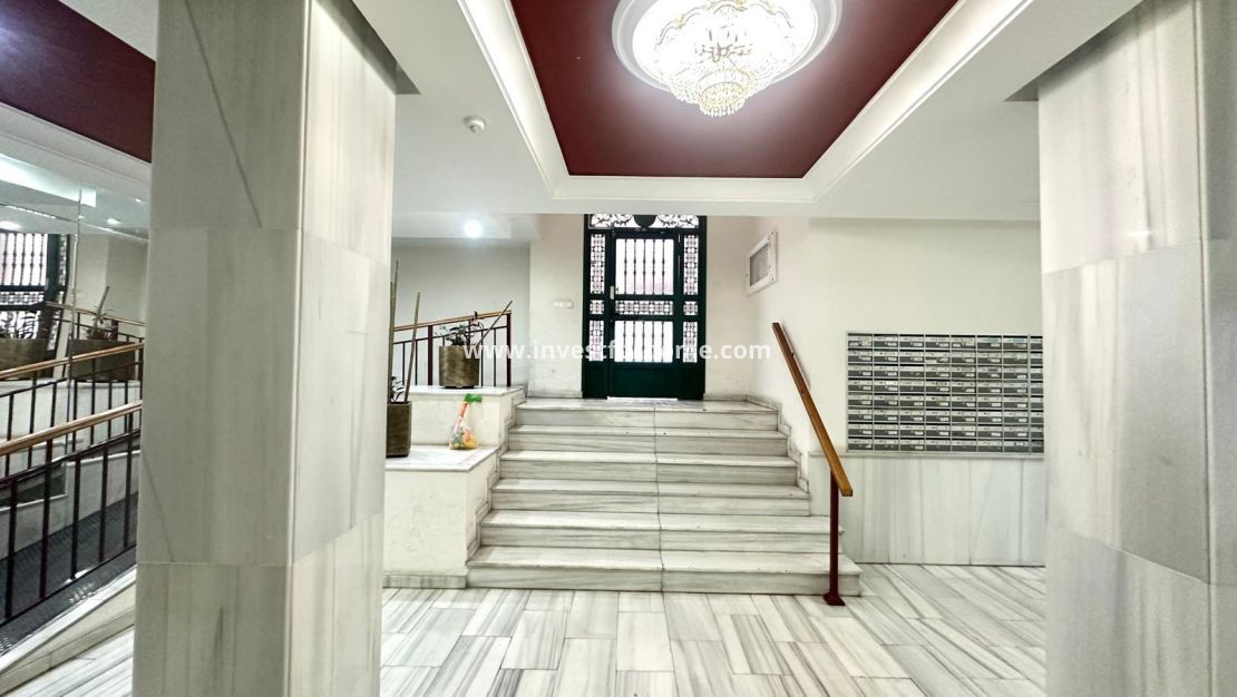 Sale - Apartment - Torrevieja - Centro