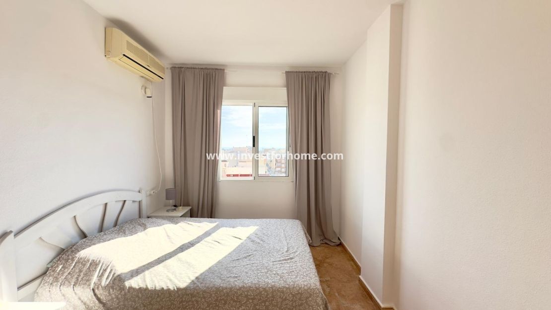 Sale - Apartment - Torrevieja - Centro