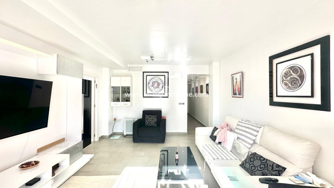 Sale - Apartment - Torrevieja - Centro