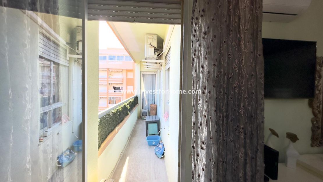 Sale - Apartment - Torrevieja - Centro