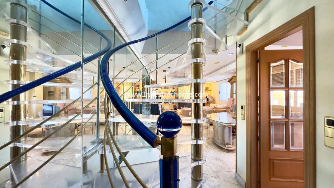 Sale - Apartment - Torrevieja - Centro