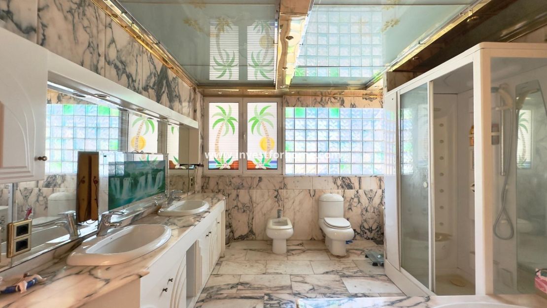 Sale - Apartment - Torrevieja - Centro