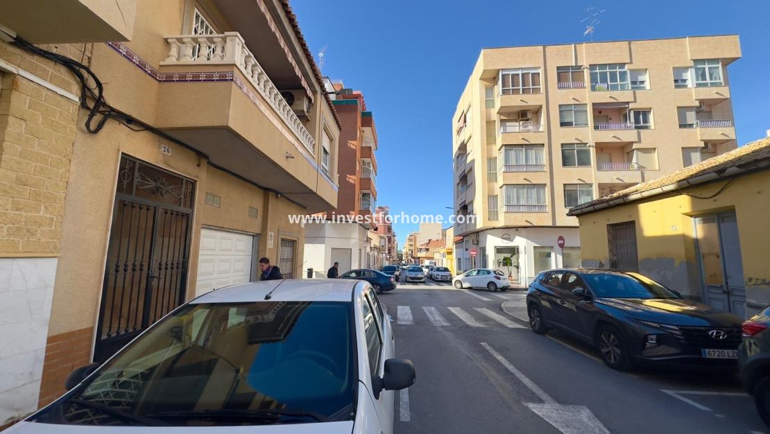 Sale - Apartment - Torrevieja - Centro