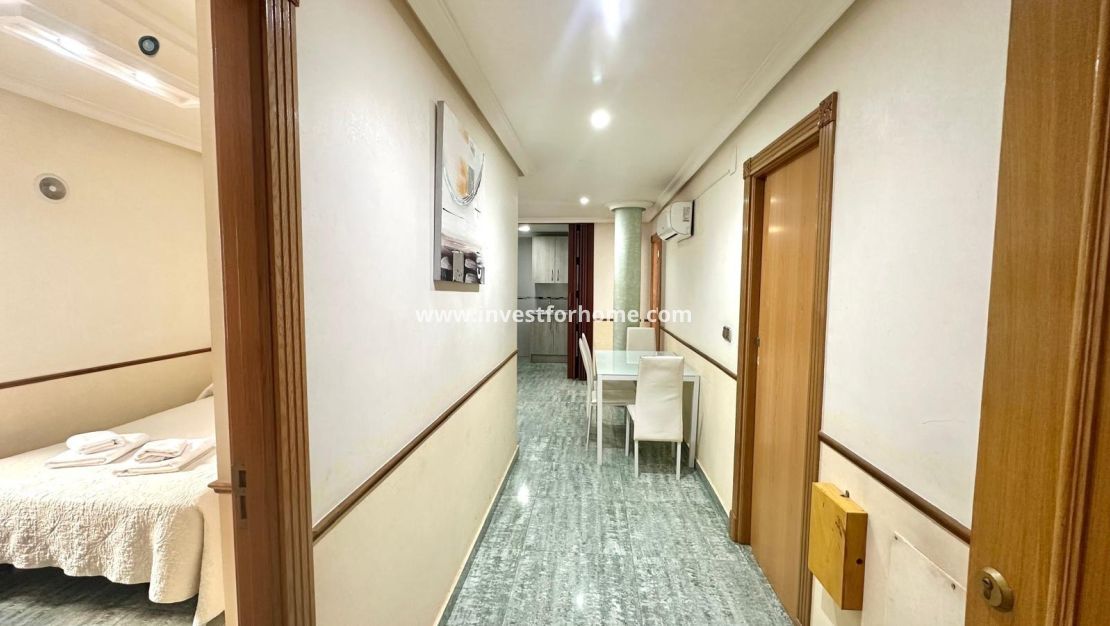 Sale - Apartment - Torrevieja - Centro