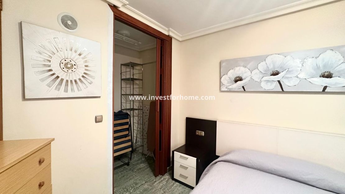 Sale - Apartment - Torrevieja - Centro