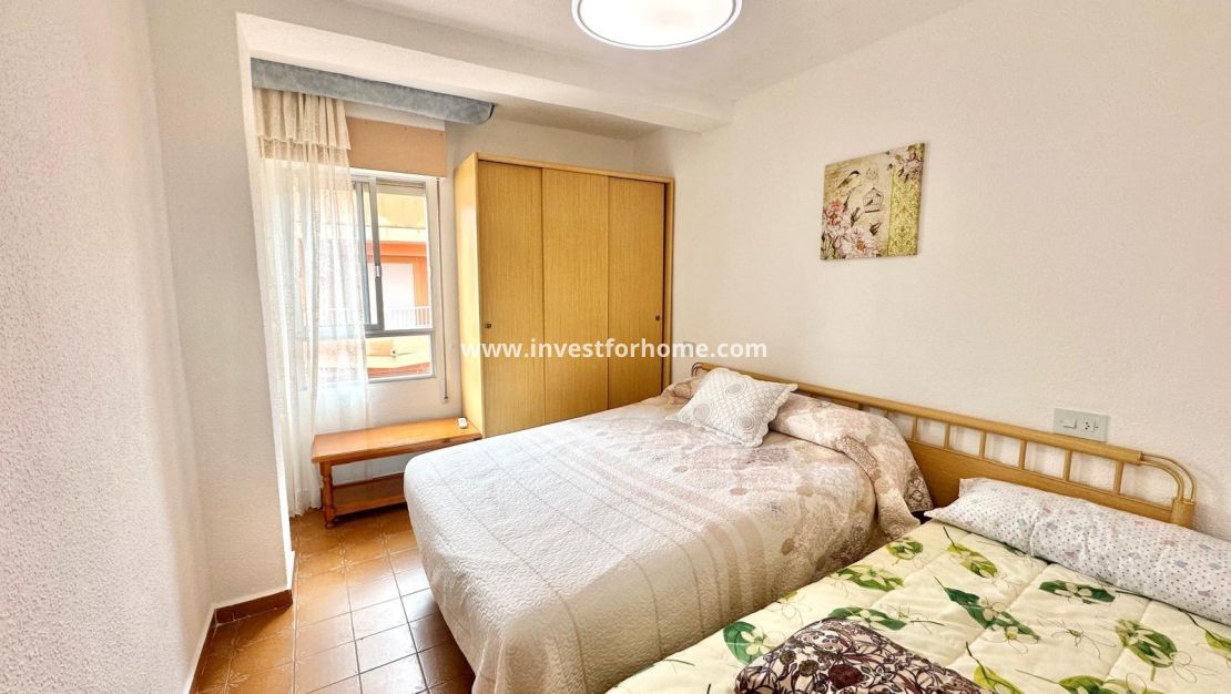Sale - Apartment - Torrevieja - Centro