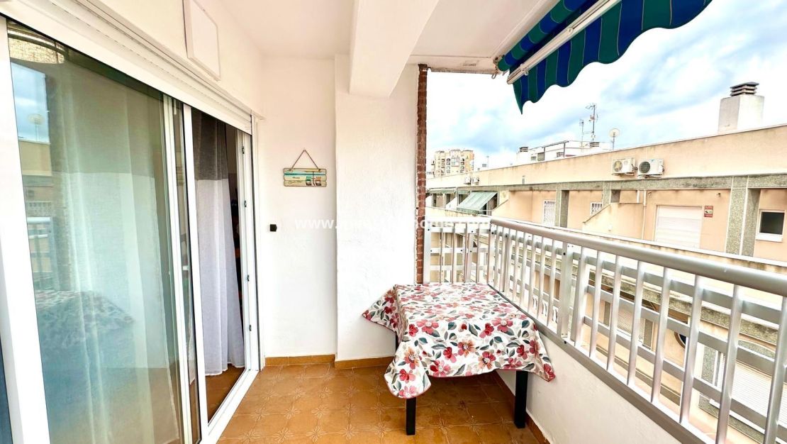 Sale - Apartment - Torrevieja - Centro