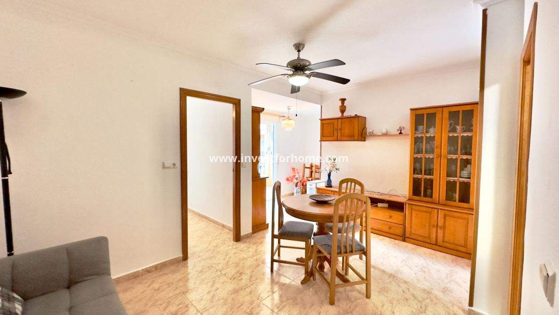 Sale - Apartment - Torrevieja - Centro