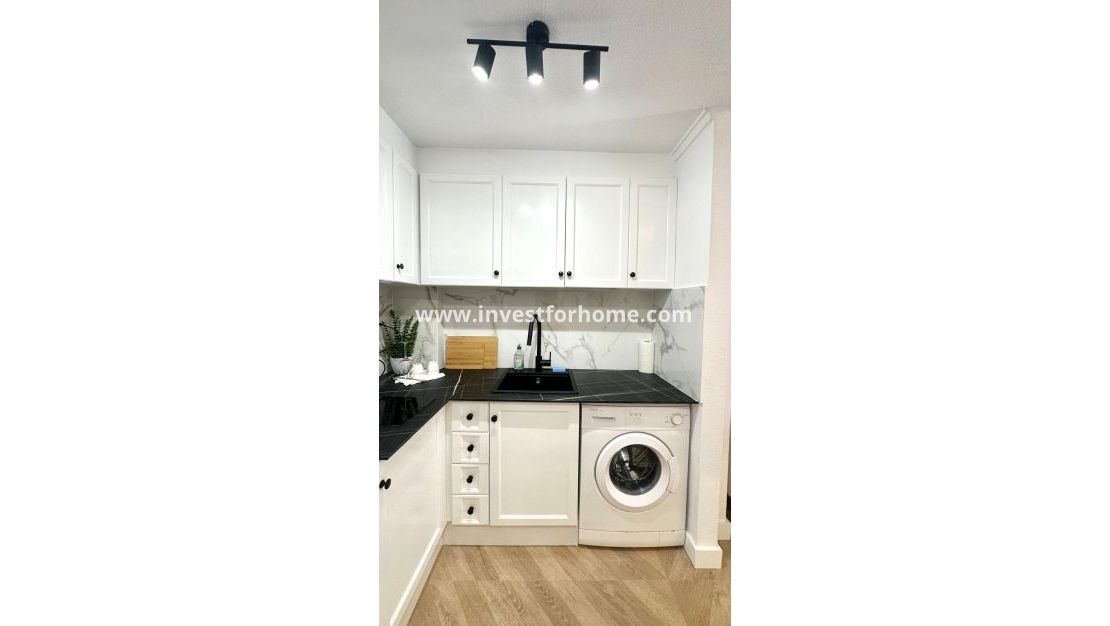 Sale - Apartment - Torrevieja - Centro