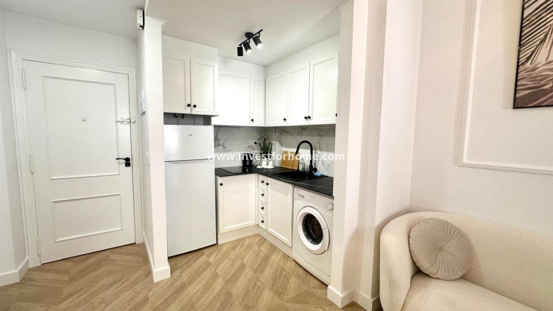 Sale - Apartment - Torrevieja - Centro