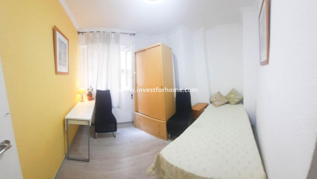 Sale - Apartment - Torrevieja - Centro