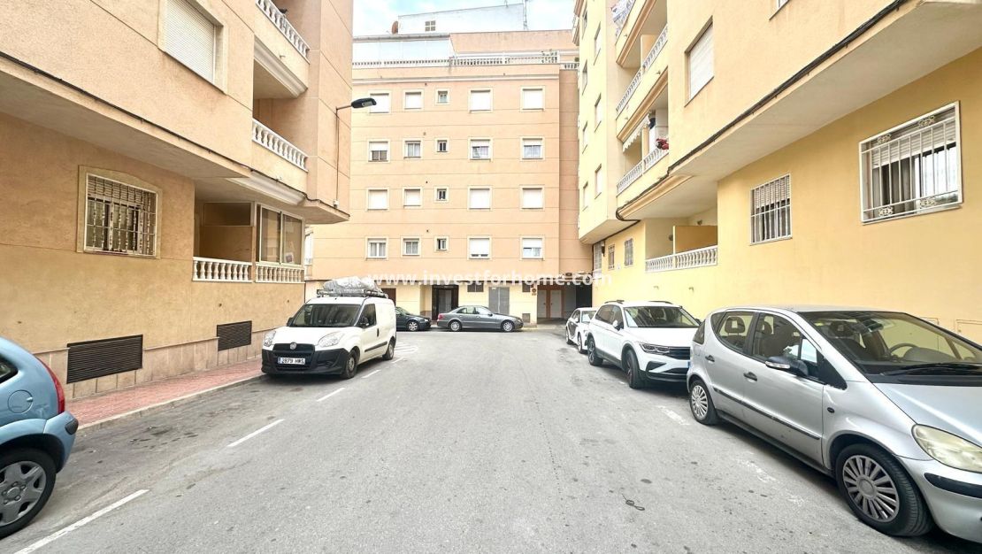 Sale - Apartment - Torrevieja - Centro
