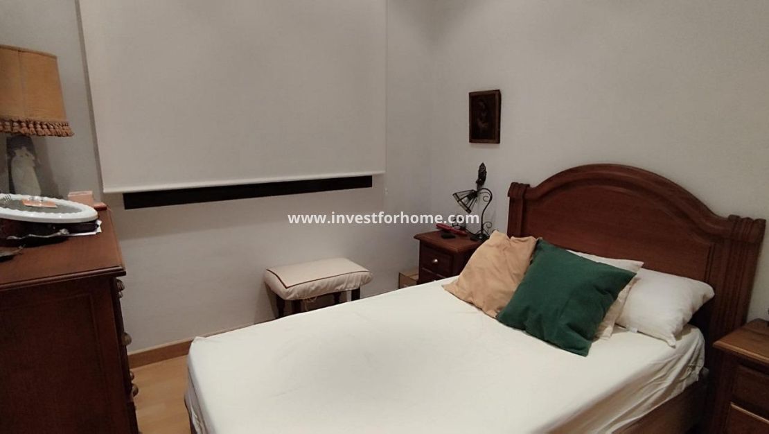 Sale - Apartment - Torrevieja - Centro