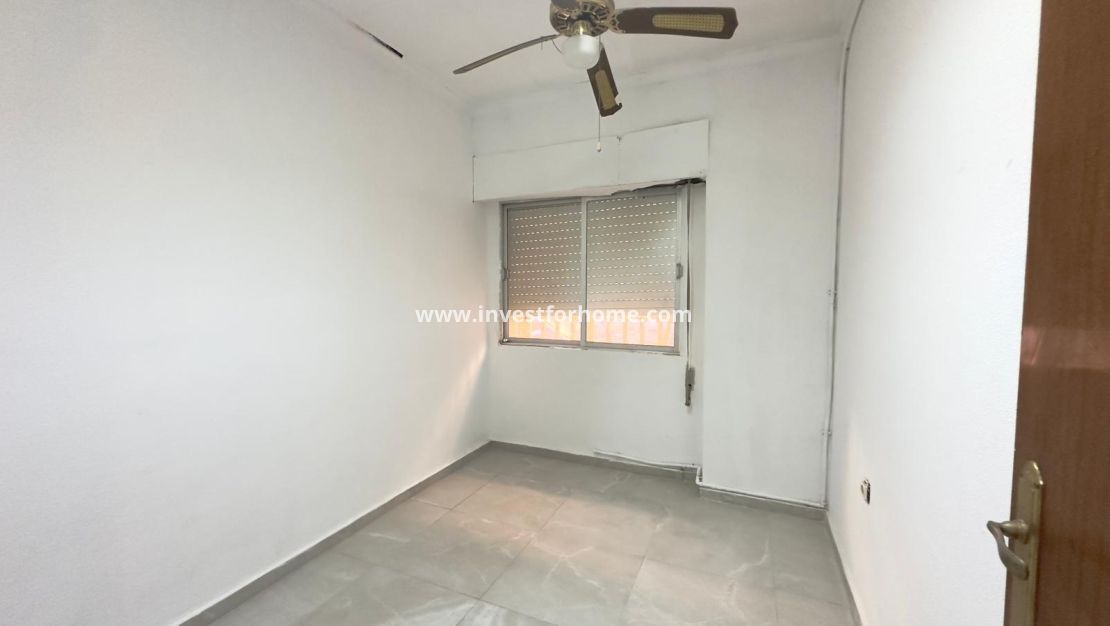 Sale - Apartment - Torrevieja - Centro