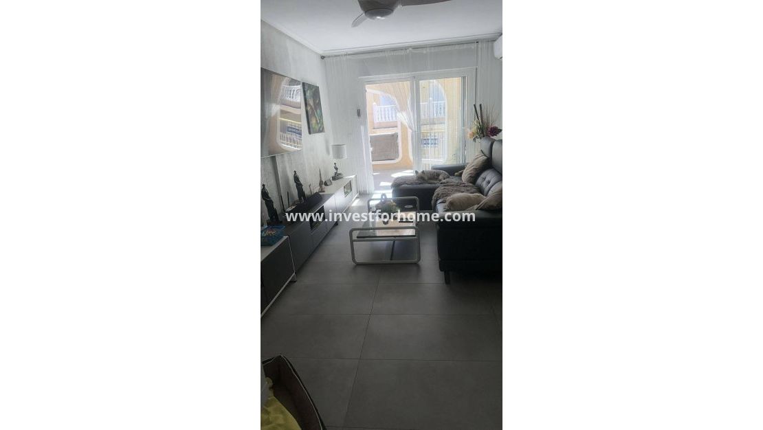 Sale - Apartment - Torrevieja - Centro