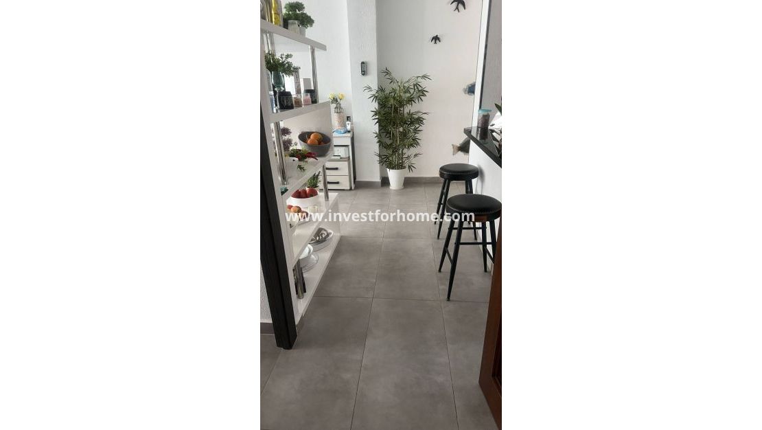 Sale - Apartment - Torrevieja - Centro